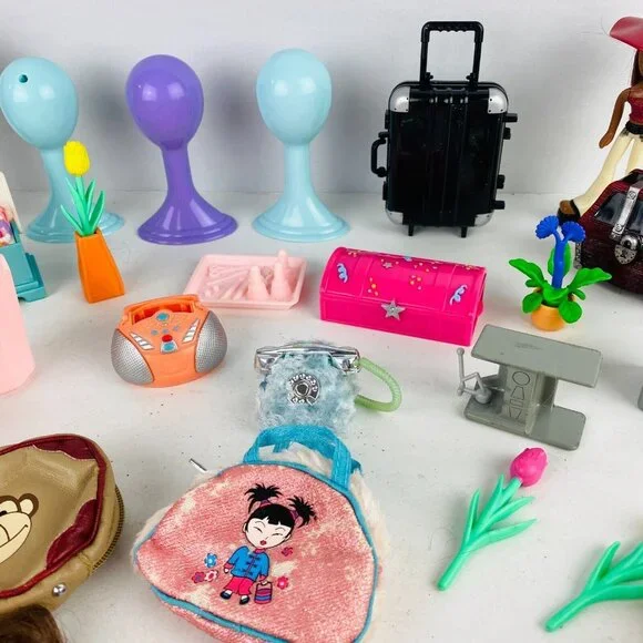 Bratz Dolls Wigs Suitcase Boombox Backpack Toy Accessories Lot Pretend Play